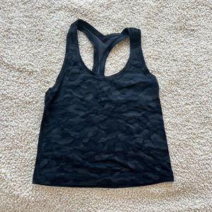 Cropped lululemon tank